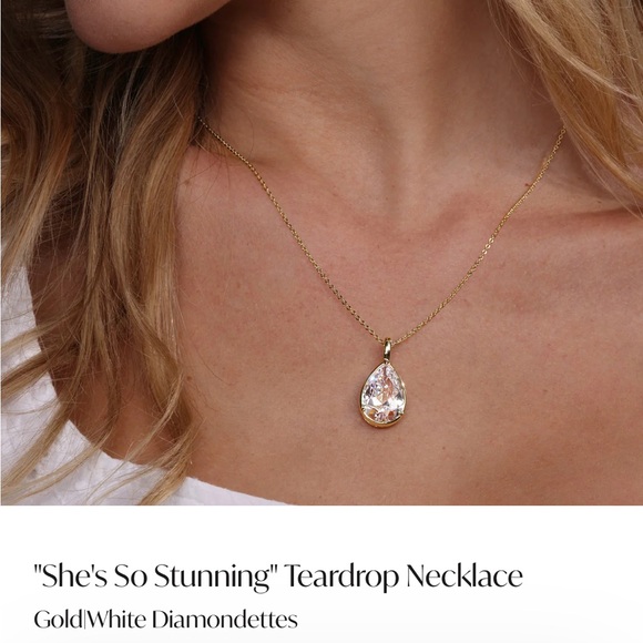BRAND NEW MELINDA MARIA ‘It’s So Stunning’ TEARDROP NECKLACE-  GORGEOUS 🤩🌸🫶 - Picture 9 of 11